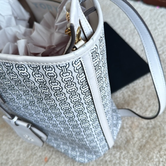 Tory Burch Gemini Link Canvas Small Tote - Picture 5 of 11